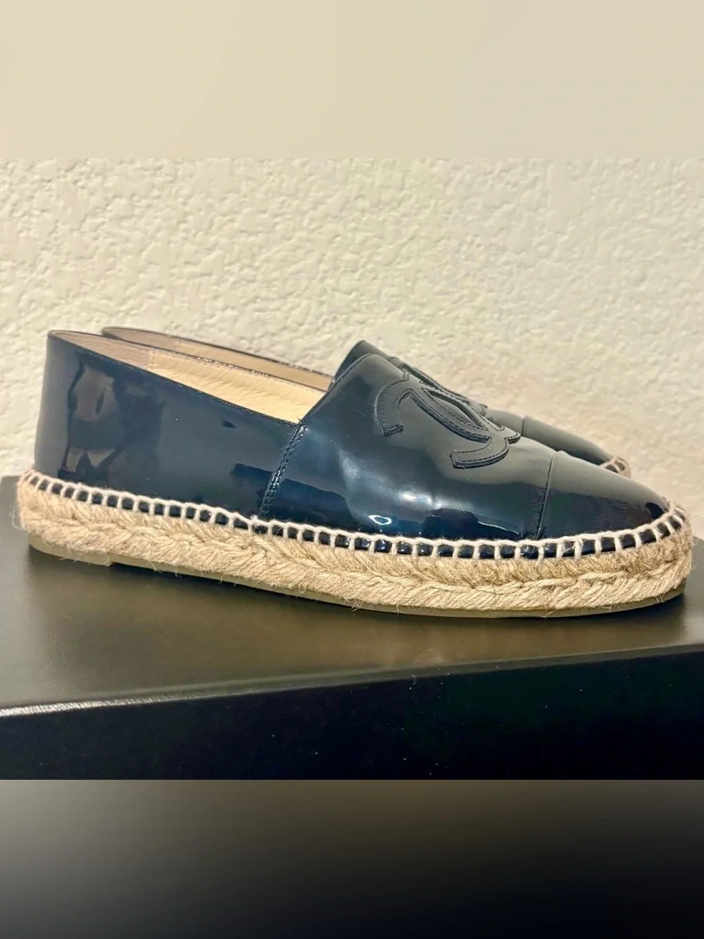 CHANEL excellent comes